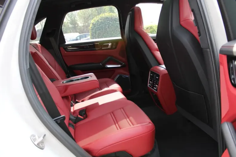 Porsche Cayenne din 2023 cu 42.500 km - oferta POR118544 - foto 13