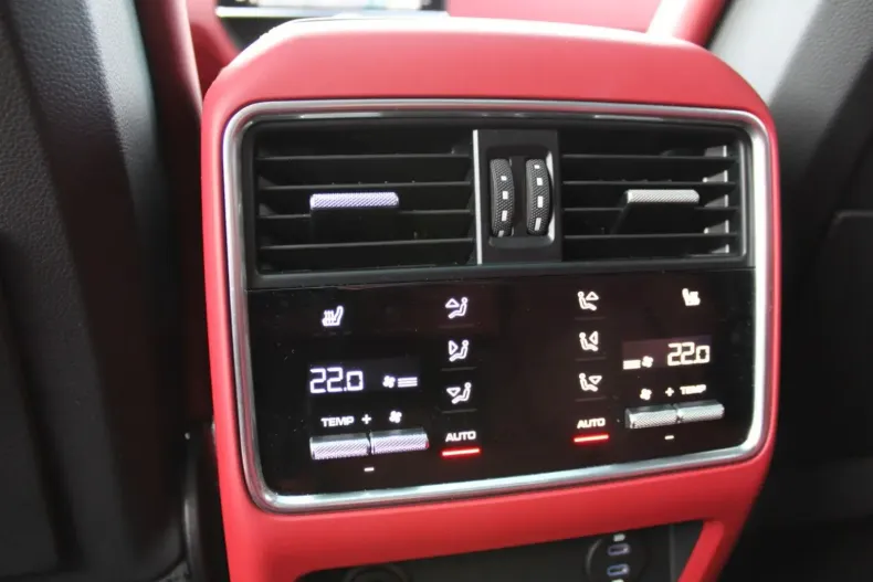 Porsche Cayenne din 2023 cu 42.500 km - oferta POR118544 - foto 21