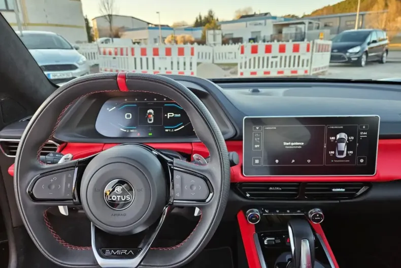 Lotus Emira din 2023 cu 12.000 km - oferta LOT118547 - foto 9