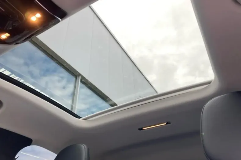 Mercedes-Benz GLC 300 din 2024 cu 10.289 km - oferta MER118559 - foto 18