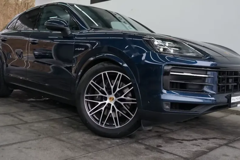 Porsche Cayenne din 2023 cu 28.100 km - oferta POR118577 - foto 1