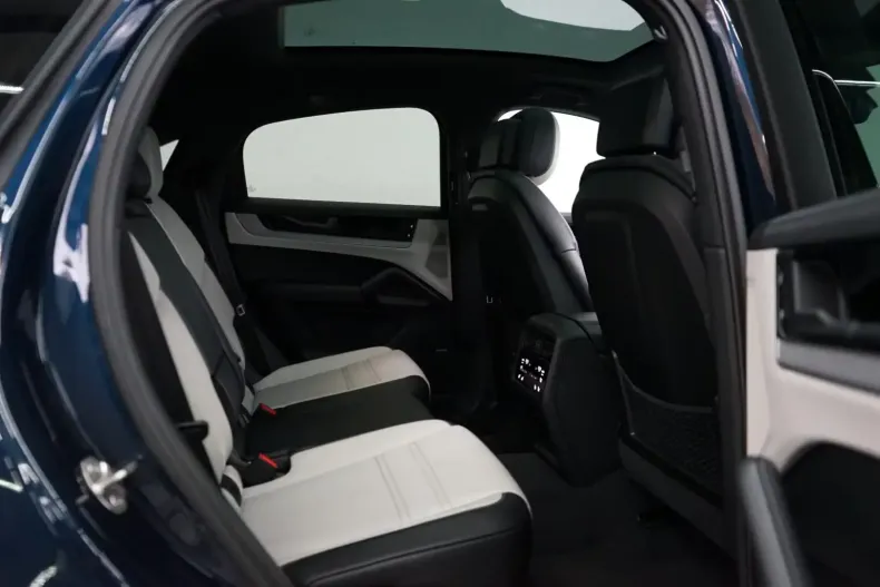 Porsche Cayenne din 2023 cu 28.100 km - oferta POR118577 - foto 8