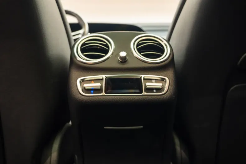 Mercedes-Benz E 300 din 2022 cu 43.000 km - oferta MER118578 - foto 31