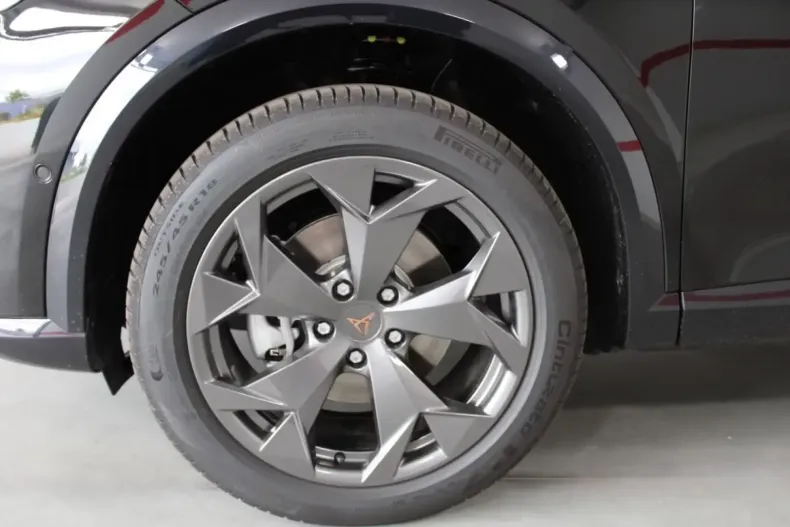 Cupra Formentor din 2025 cu 70 km - oferta CUP118586 - foto 5