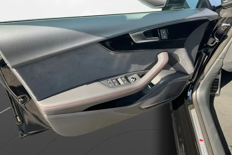 Audi A5 din 2025 cu 6.000 km - oferta AUD118592 - foto 9