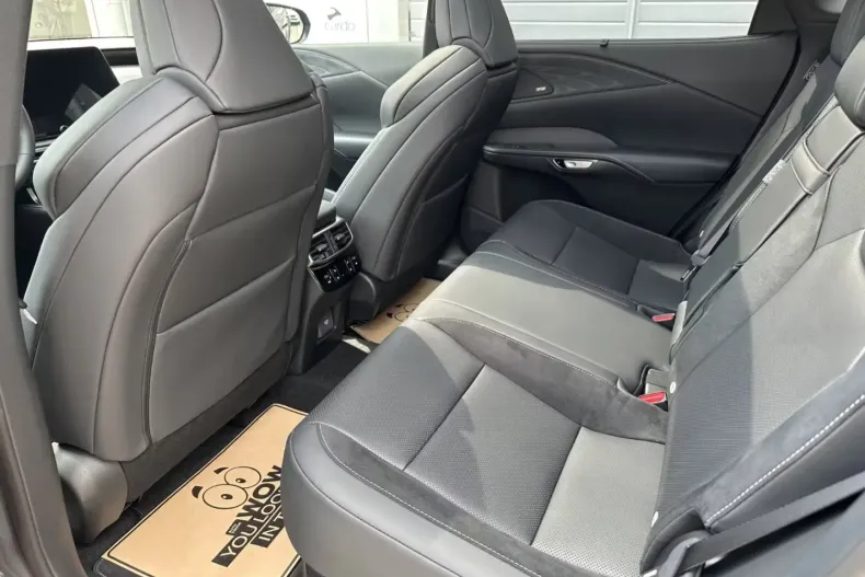 Lexus RX 500 din 2025 cu 10 km - oferta LEX118601 - foto 9