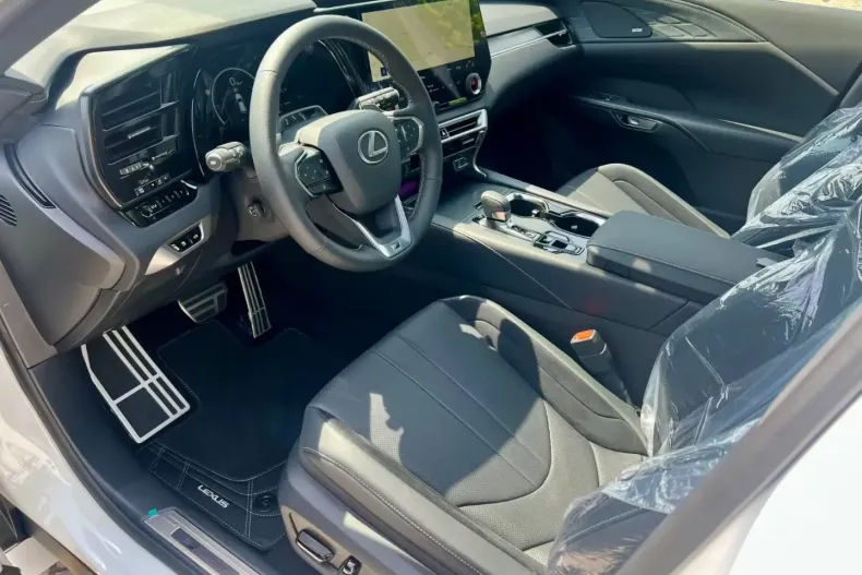 Lexus RX 500 din 2025 cu 15 km - oferta LEX118603 - foto 8