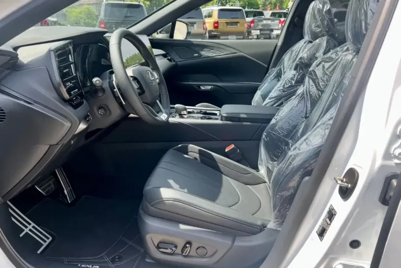 Lexus RX 500 din 2025 cu 15 km - oferta LEX118603 - foto 9