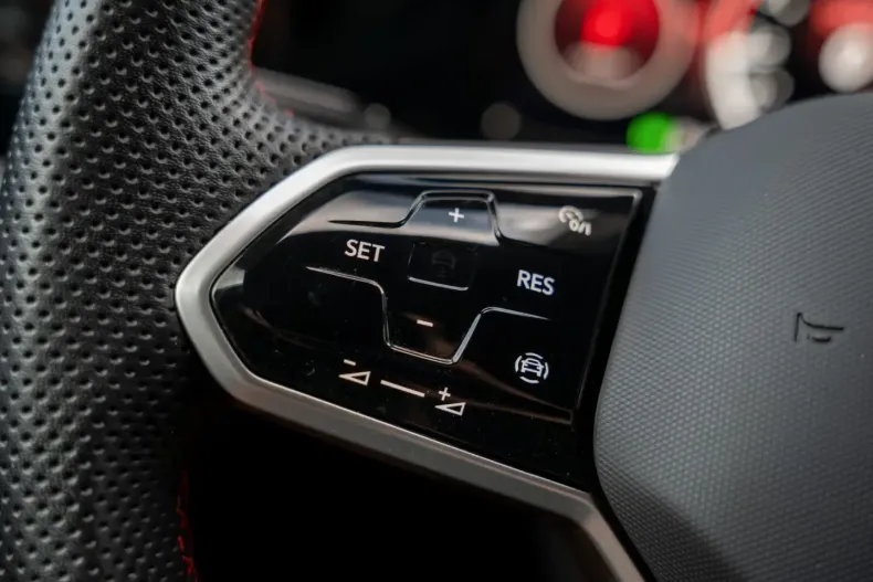 Volkswagen Golf din 2023 cu 21.250 km - oferta VOL118623 - foto 23