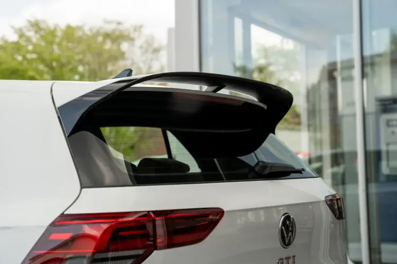 Volkswagen Golf din 2023 cu 21.250 km - oferta VOL118623 - foto 30