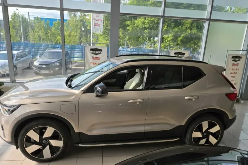 Volvo XC40 din 2023 cu 30.571 km - oferta VOL118631 - foto 5
