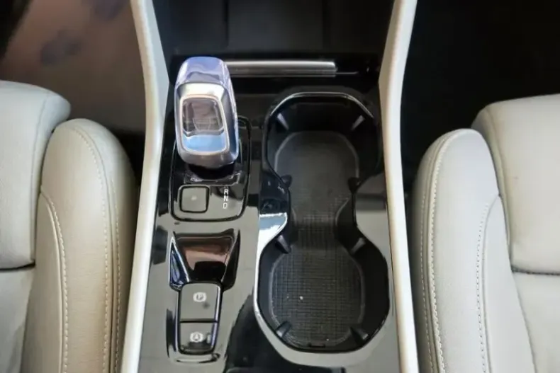 Volvo XC40 din 2023 cu 30.571 km - oferta VOL118631 - foto 14