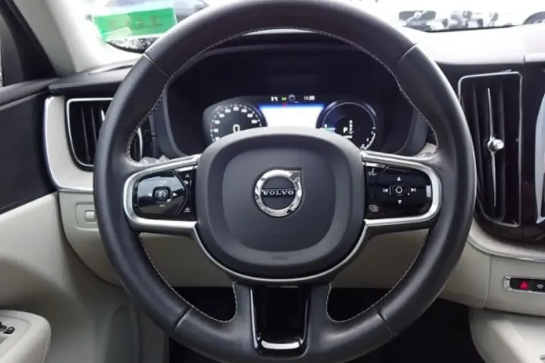 Volvo XC60 din 2020 cu 52.700 km - oferta VOL118632 - foto 13