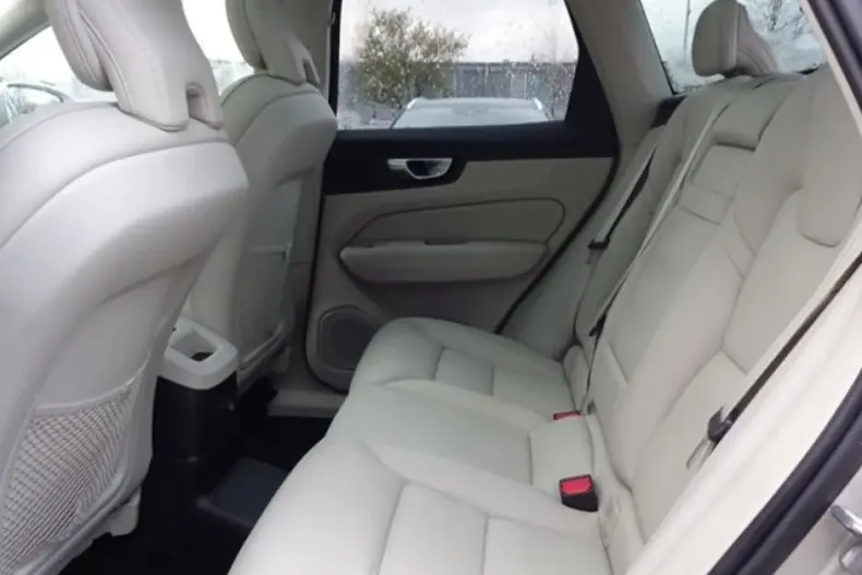 Volvo XC60 din 2020 cu 52.700 km - oferta VOL118632 - foto 18