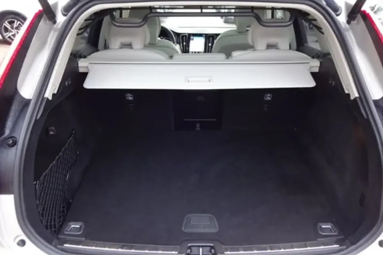 Volvo XC60 din 2020 cu 52.700 km - oferta VOL118632 - foto 19