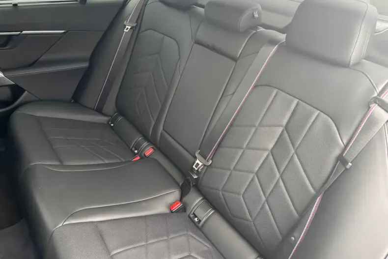 BMW 520 din 2024 cu 23.950 km - oferta BMW118635 - foto 10