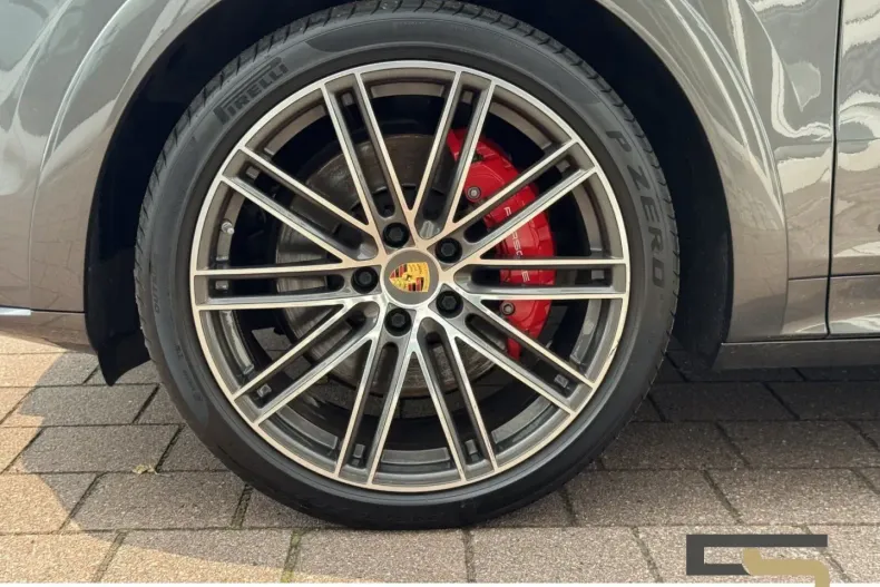 Porsche Cayenne din 2022 cu 73.447 km - oferta POR118643 - foto 6