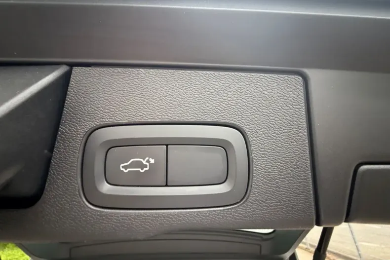 Volvo XC60 din 2020 cu 97.300 km - oferta VOL118649 - foto 16