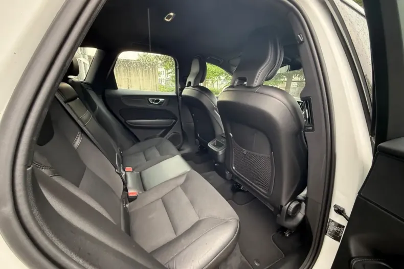 Volvo XC60 din 2020 cu 97.300 km - oferta VOL118649 - foto 17