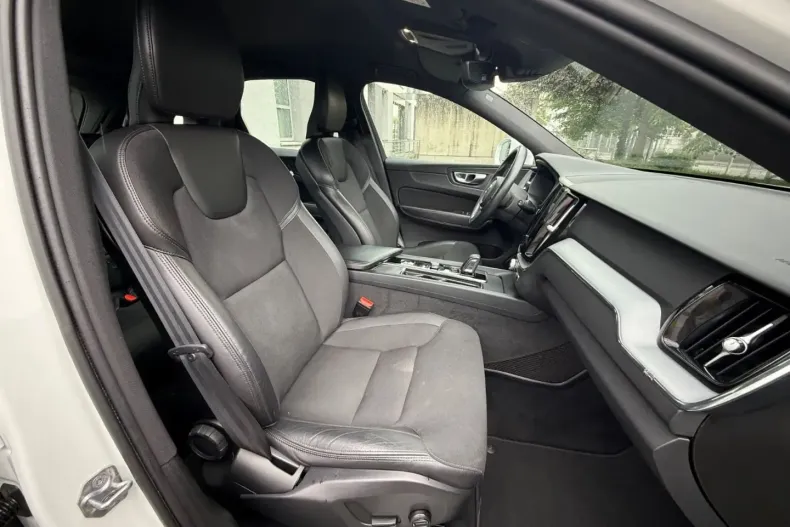 Volvo XC60 din 2020 cu 97.300 km - oferta VOL118649 - foto 19