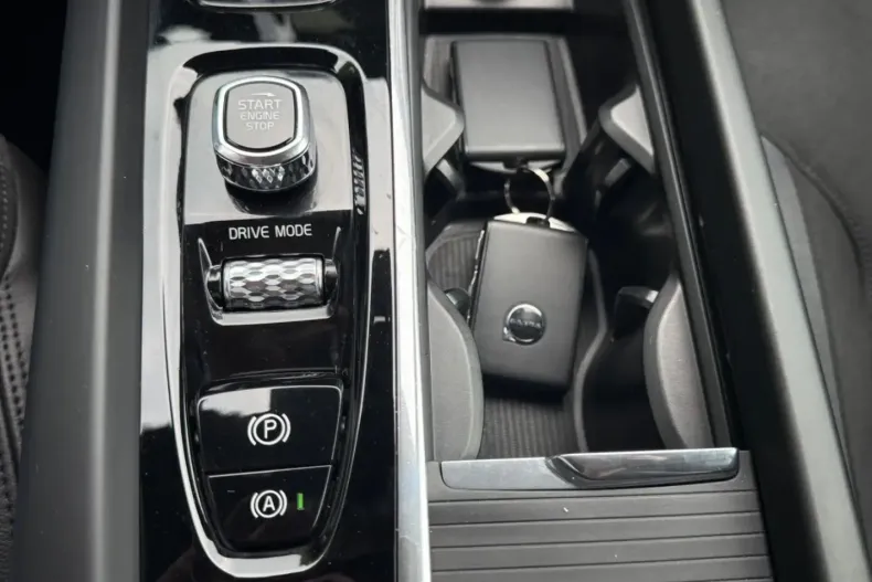 Volvo XC60 din 2020 cu 97.300 km - oferta VOL118649 - foto 22