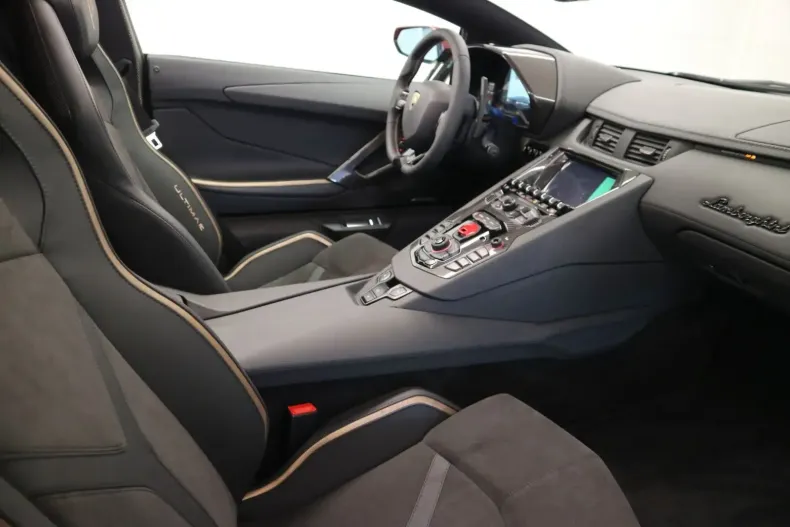 Lamborghini Aventador din 2022 cu 1.963 km - oferta LAM118657 - foto 7