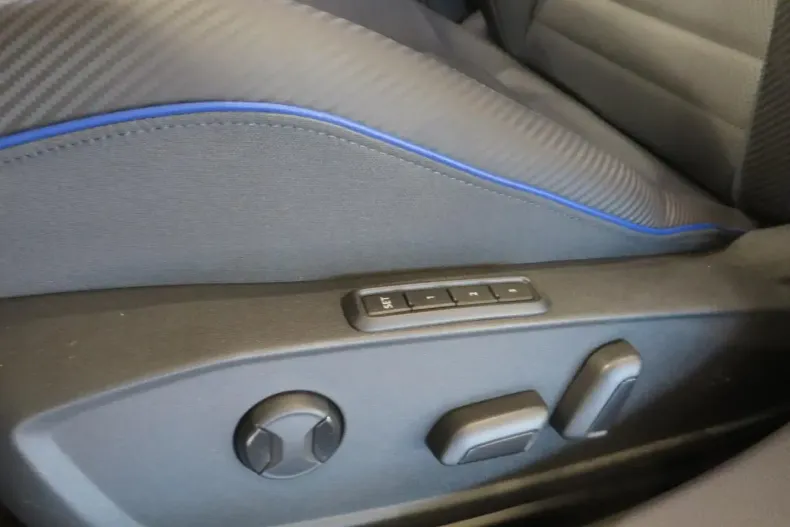 Volkswagen Golf din 2024 cu 7.042 km - oferta VOL118661 - foto 6