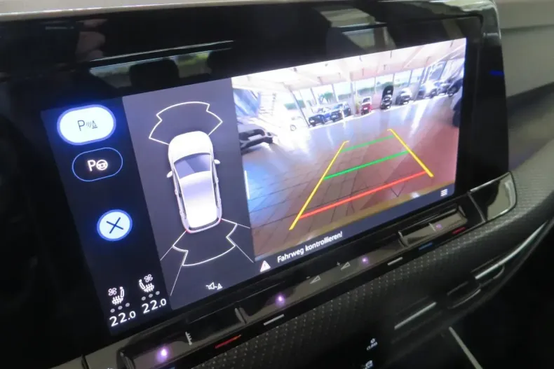 Volkswagen Golf din 2024 cu 7.042 km - oferta VOL118661 - foto 11