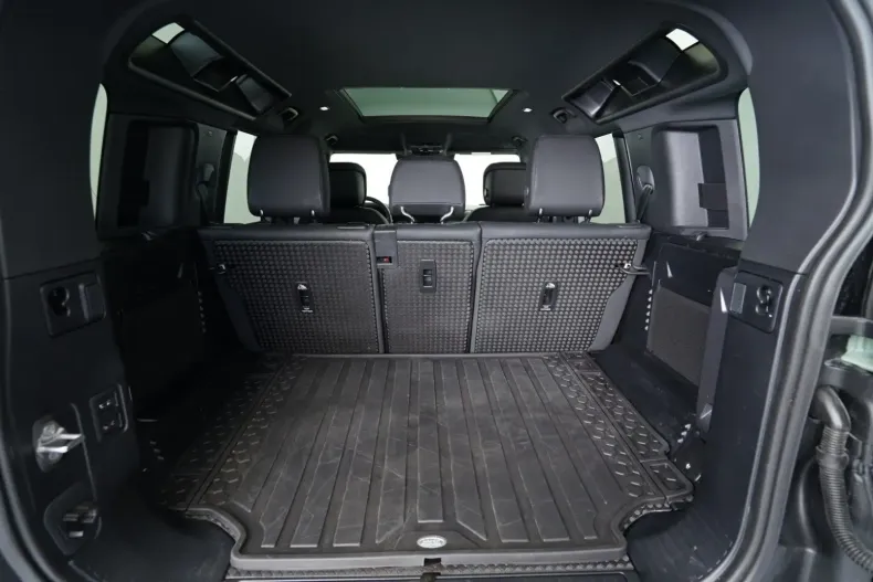 Land Rover Defender din 2024 cu 33.932 km - oferta LAN118663 - foto 5