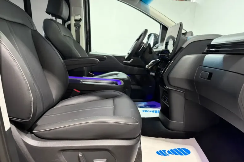 Hyundai STARIA din 2022 cu 13.311 km - oferta HYU118668 - foto 8