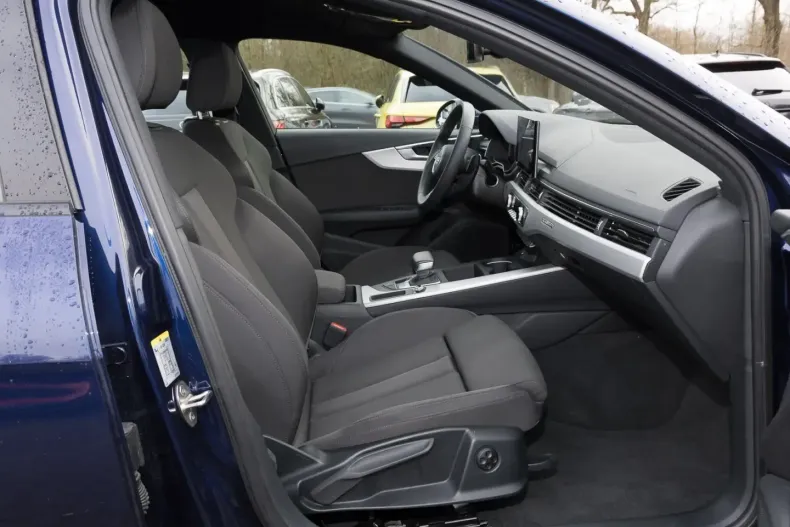 Audi A4 din 2024 cu 23.100 km - oferta AUD118672 - foto 4