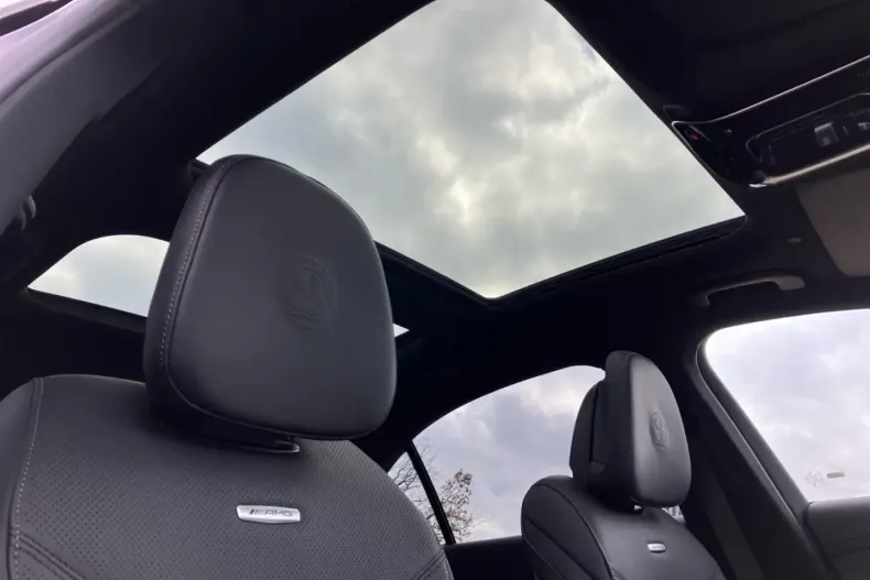 Mercedes-Benz C 63 AMG din 2024 cu 11.429 km - oferta MER118674 - foto 12