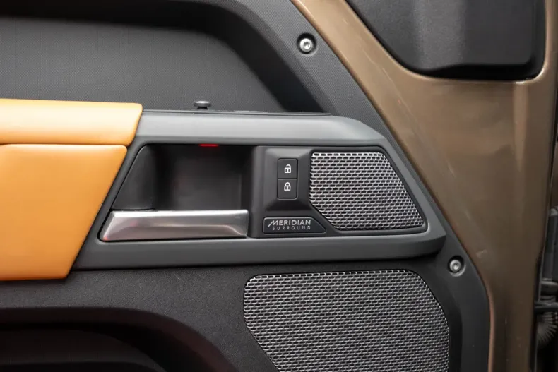 Land Rover Defender din 2021 cu 94.000 km - oferta LAN118680 - foto 11