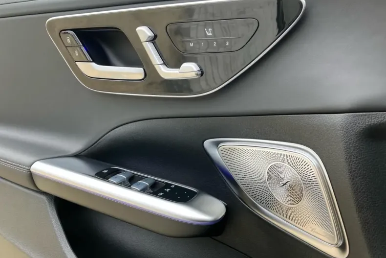 Mercedes-Benz C 63 AMG din 2024 cu 11.429 km - oferta MER118683 - foto 4