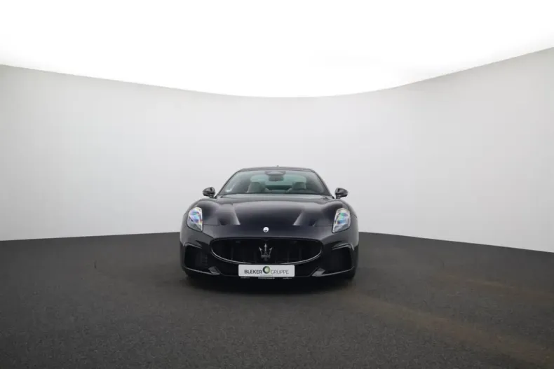 Maserati Granturismo din 2023 cu 7.900 km - oferta MAS118687 - foto 2