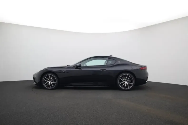 Maserati Granturismo din 2023 cu 7.900 km - oferta MAS118687 - foto 4