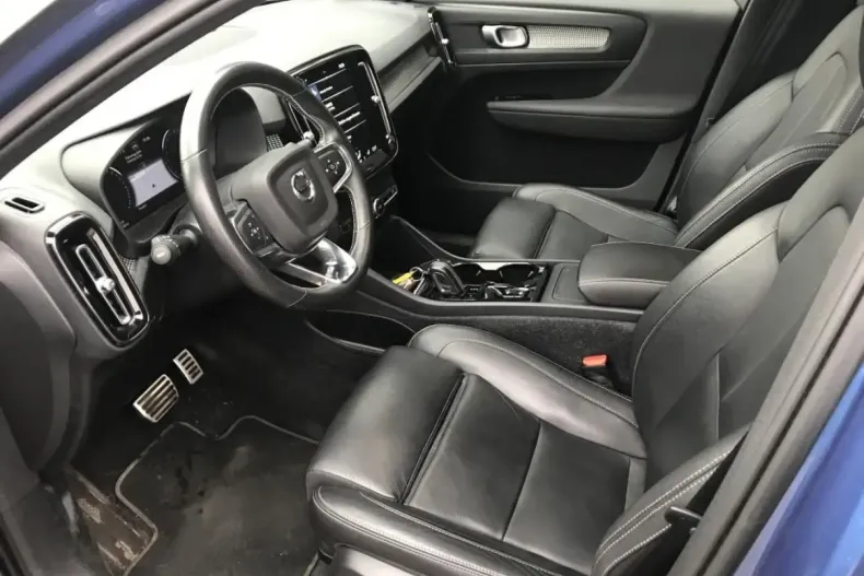 Volvo XC40 din 2020 cu 75.535 km - oferta VOL118695 - foto 2