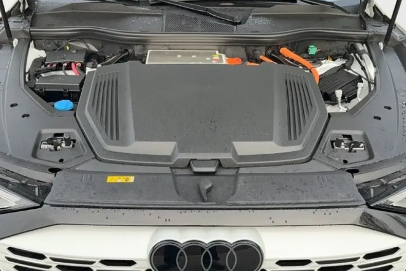 Audi Q8 din 2023 cu 22.500 km - oferta AUD118703 - foto 17