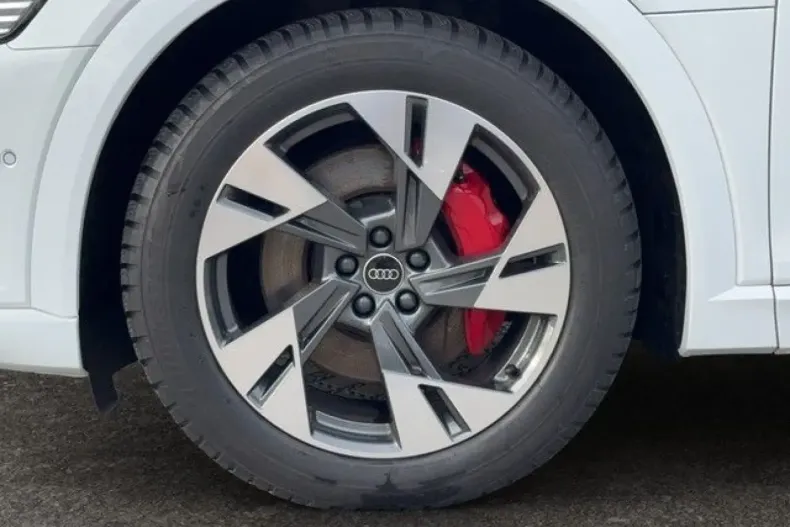 Audi Q8 din 2023 cu 22.500 km - oferta AUD118703 - foto 18