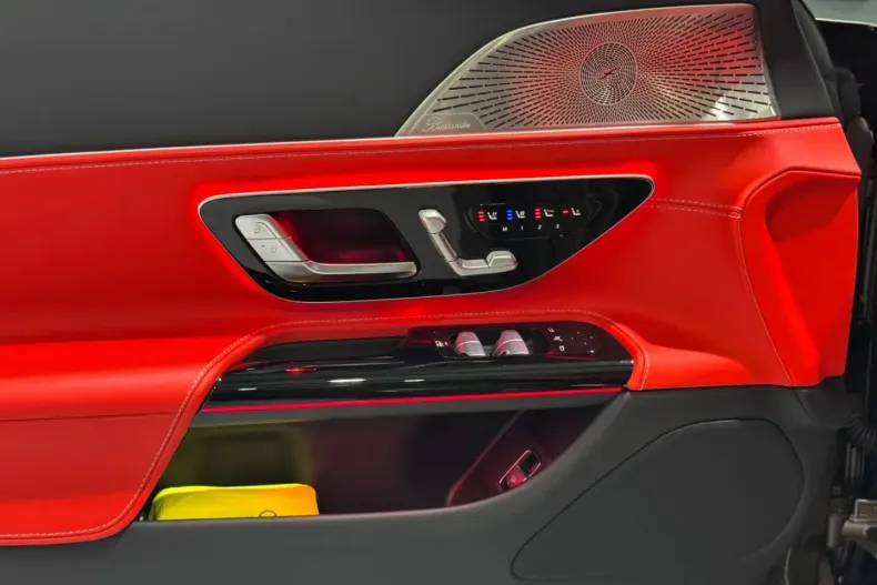 Mercedes-Benz SL 63 AMG din 2024 cu 50 km - oferta MER118705 - foto 6