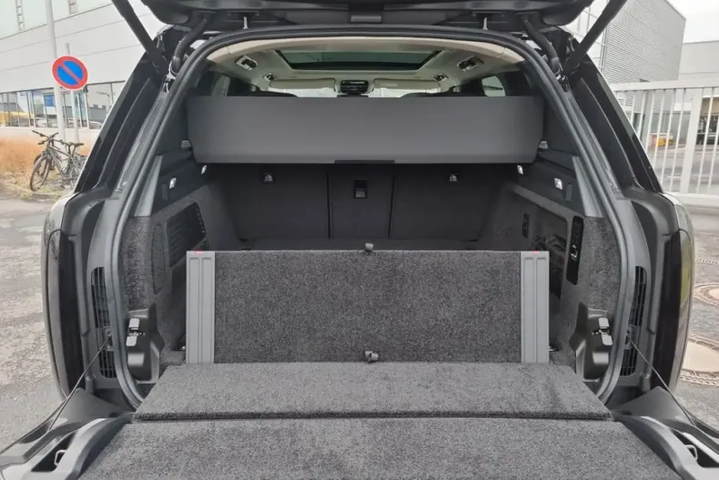 Land Rover Range Rover din 2024 cu 14.350 km - oferta LAN118706 - foto 18