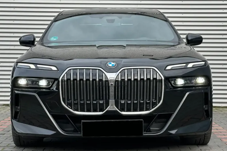 BMW 740 din 2023 cu 26.500 km - oferta BMW118718 - foto 1