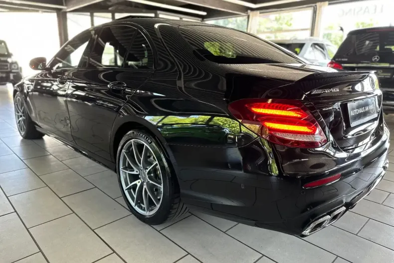 Mercedes-Benz E 63 AMG din 2020 cu 23.487 km - oferta MER118719 - foto 4