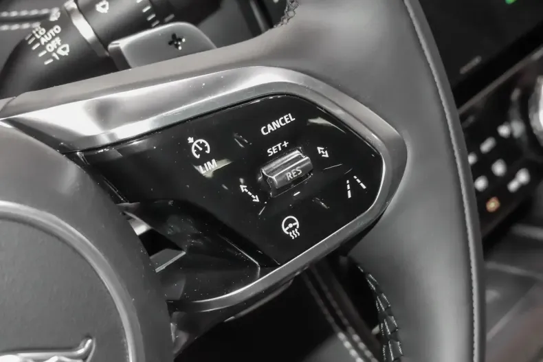 Jaguar F-Pace din 2024 cu 6.000 km - oferta JAG118746 - foto 13