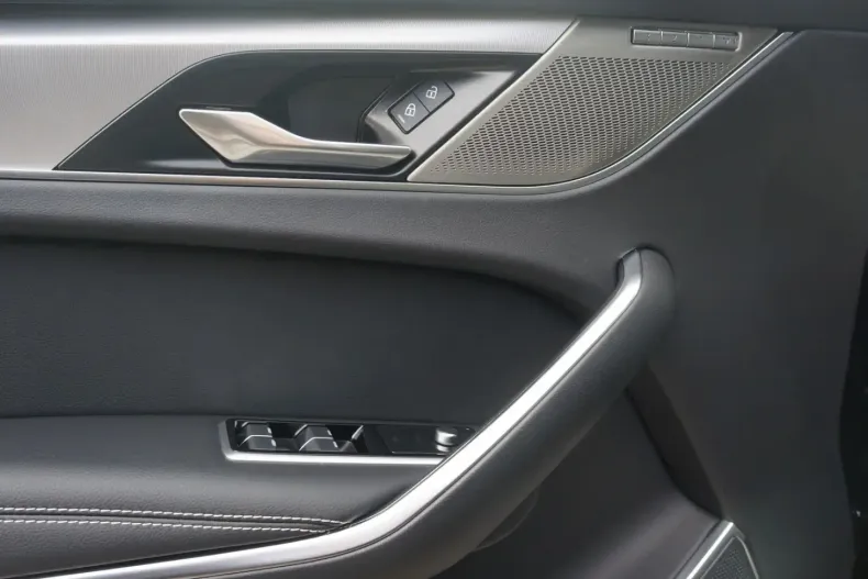 Jaguar F-Pace din 2023 cu 23.660 km - oferta JAG118751 - foto 16