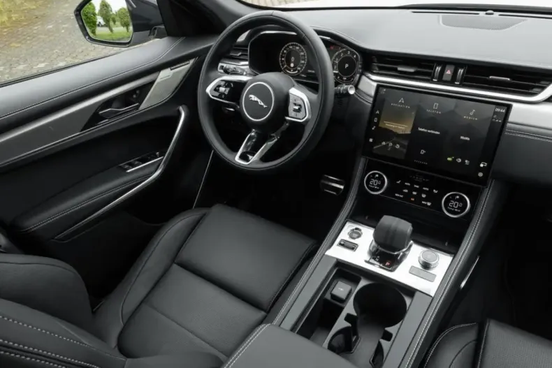 Jaguar F-Pace din 2024 cu 18.601 km - oferta JAG118755 - foto 14