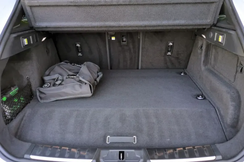 Jaguar F-Pace din 2022 cu 50.450 km - oferta JAG118756 - foto 16