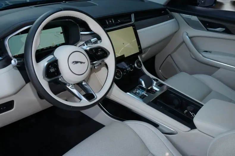 Jaguar F-Pace din 2022 cu 64.000 km - oferta JAG118764 - foto 3