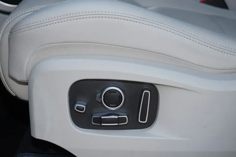 Jaguar F-Pace din 2022 cu 64.000 km - oferta JAG118764 - foto 28