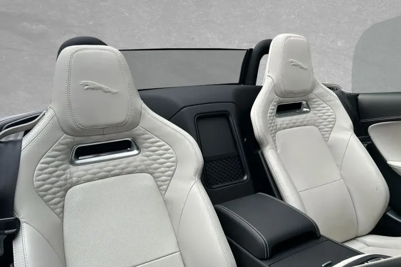 Jaguar F-Type din 2024 cu 3.000 km - oferta JAG118790 - foto 16